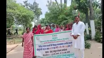 ठाकुरगंगटी: चपरी बैजानी गांव में आजीविका सखी मंडल ने नशे के विरुद्ध निकाली रैली