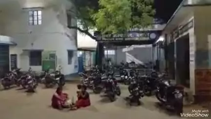 देवघर: सदर अस्पताल के प्रसूति वार्ड में शिशु की जन्म लेते ही हुई मौत, परिजनों ने किया हंगामा