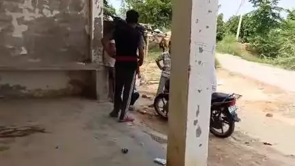 सीतापुर: महमूदपुर में खेत में काम करने गए व्यक्ति की संदिग्ध अवस्था में मौत, पुलिस ने कराया पोस्टमार्टम