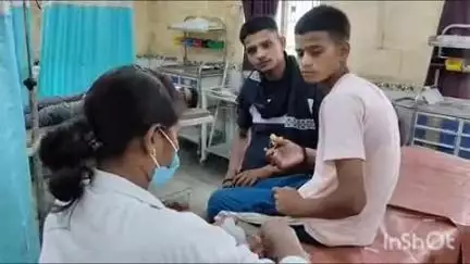 गोपालगंज: थावे रोड पर स्कार्पियो की टक्कर से बाइक सवार दो युवक जख्मी, अस्पताल में भर्ती