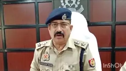 हापुड़: गांव रसूलपुर में खेतों पर तरबूज के रखवाले करने गए युवक पर 2 अज्ञात बदमाशों ने की फायरिंग, मुकदमा दर्ज