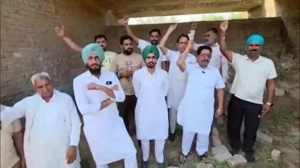 थानेसर: बीबीपुर झील में प्रशासन द्वारा पानी छोड़े जाने के विरोध में जलबेहड़ा मारकण्डा हैड पर किसानों का प्रदर्शन