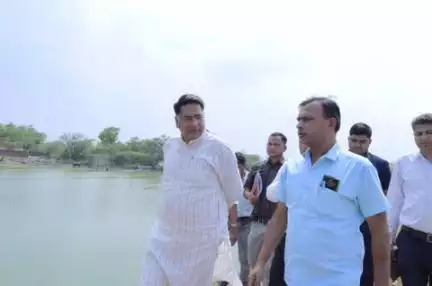 डीग: जल संसाधन मंत्री एवं डीग जिला प्रभारी सुरेश सिंह रावत ने पूंछरी के लौठा में जल स्रोतों का किया निरीक्षण