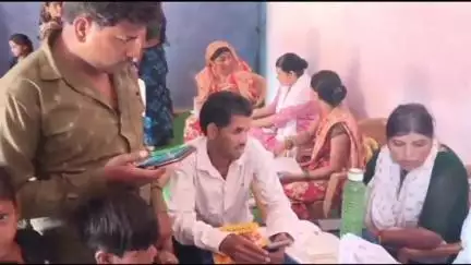 बड़वाह: ग्राम पंचायत सुलगाव में धरती आबा शिविर का आयोजन किया गया