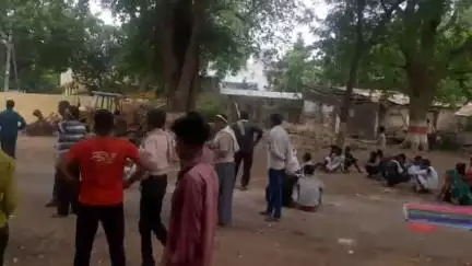 आबू रोड: आबूरोड के उपलागढ़ वासफली में एक घर में विवाहिता का शव मिला, सूचना पर पुलिस मौके पर पहुंची, मामले में कर रही जांच