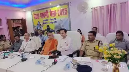 बिस्फी: बिस्फी TPC भवन में मधुबनी DM व SP ने भैरवा श्रावणी मेला को लेकर शांति समिति की बैठक आयोजित की