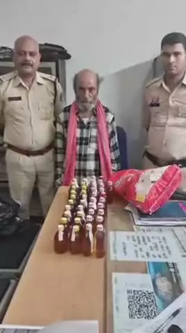 रायपुर: विधानसभा और पंडरी थाना क्षेत्र में 137 पौवा अवैध शराब के साथ 3 आरोपियों को किया गया गिरफ्तार