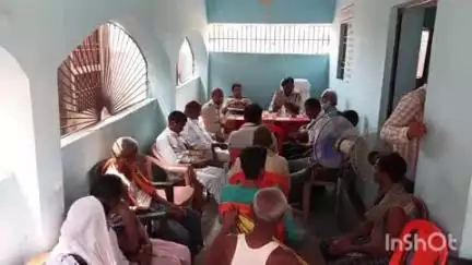करपी: किंजर पुलिस ने इब्राहिमपुर पंचायत भवन परिसर में पुलिस-पब्लिक बैठक का आयोजन किया