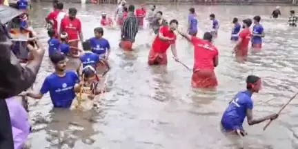 കരുനാഗപ്പള്ളി: രണ സ്മരണകൾ പുതുക്കി ചരിത്രപ്രസിദ്ധമായ ഓച്ചിറക്കളിക്ക് തുടക്കമായി