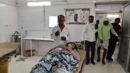 महोबा: करहरा कलां में पेप्सी की बोतल उठाने पर बवाल, दबंगों ने महिला समेत एक ही परिवार के 5 लोगों को पीटा
