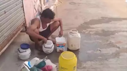 इंदौर: भीषण गर्मी में पानी को लेकर हाहाकार बलिटिया केन लेकर पानी की तलश में निकले लोग घरो से आधे इंदौर के लोग #जनसमस्या