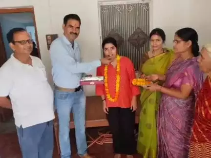 मऊ: काझा निवासी साक्षी ने नीट परीक्षा 2025 में ऑल इंडिया रैंक 6838 हासिल कर किया जनपद का नाम रोशन