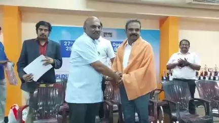 புதுக்கோட்டை: செஸ் போட்டியில் வெற்றி பெற்றவர்களுக்கு பரிசுகள் வழங்கிய Dr அண்ணாமலை ரகுபதி விஜய் பேலஸில் நடந்த நிகழ்வில் வீரர்கள் பங்கேற்பு