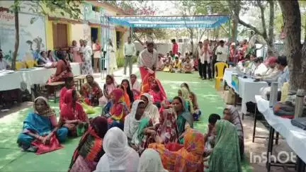 बुंदेली में शासकीय योजनाओं के 100% क्रियान्वयन हेतु विशेष शिविर संपन्न, ग्रामीणों ने योजनाओं का लाभ लिया