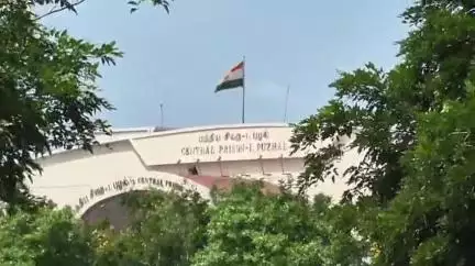 பொன்னேரி: புழல் சிறையில் விசாரணை கைதிகளுக்கு சப்ளை செய்த 37 கிராம் கஞ்சா பொட்டலம் பறிமுதல்