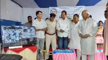 ব্যারাকপুর ১: উত্তর ব্যারাকপুর পৌরসভার ২৩ নম্বর ওয়ার্ডের উদ্বোধন হলো সিসিটিভি ক্যামেরা পরিষেবা উপস্থিত মন্ত্রী শোভন দেব চট্টোপাধ্যায়