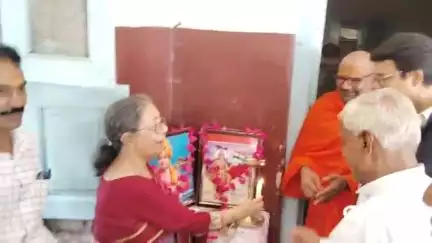 रतलाम नगर: अखिल भारतीय ग्राहक पंचायत स्वदेशी उत्पाद संकल्प पत्र का विमोचन मेहुआ के सज्जन ब्राह्मण छात्रावास में