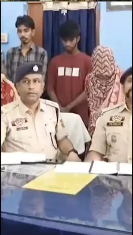 త్రిపురాలో ప్రాణం తీసిన ట్రయాంగిల్ లవ్‌ స్టోరీ, ప్రేమించిన అమ్మాయిని ఎలాగైనా దక్కించుకోవాలని ఆమె లవర్‌ను చంపిన యువకుడు