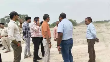 पचरुखी: जसौली खर्ग में PM व CM के संभावित कार्यक्रम को लेकर नगर विकास एवं आवास विभाग के सचिव ने किया निरीक्षण