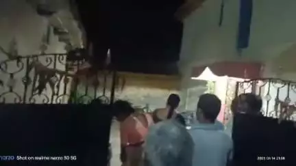 చేగుంట: నార్సింగి మండల కేంద్రంలో జనావాసాల్లోకి నెమలి, అటవీశాఖ అధికారులకు అప్పగించిన గ్రామస్తులు