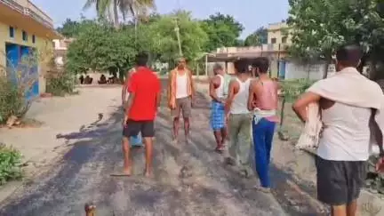 विद्यापति नगर: सिमरी पंचायत में घटिया सड़क निर्माण पर ग्रामीणों ने रोका काम 
#jansamasya