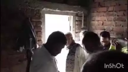येवला: गवंडगाव येथे अवकाळी पावसामुळे नुकसान झालेल्या घराची पाहणी जखमींची भुजबळांकडून विचारपूस