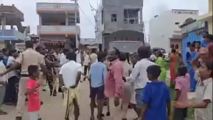 యాదగిరిగుట్ట: మల్లాపురంలో తీవ్ర ఉద్రిక్తత, కర్రె వెంకటయ్య ఆమరణ నిరాహార దీక్షను భగ్నం చేసి అరెస్టు చేసిన పోలీసులు
