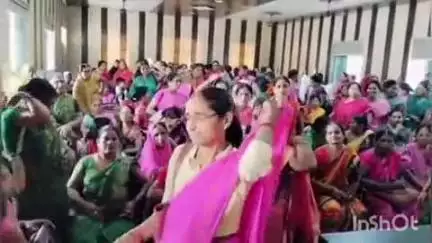 बुढ़नपुर: अतरौलिया की आंगनवाड़ी कार्यकर्ताओं ने सीडीपीओ को सौंपा ज्ञापन, कंप्यूटर ऑपरेटर के व्यवहार पर जताया आक्रोश