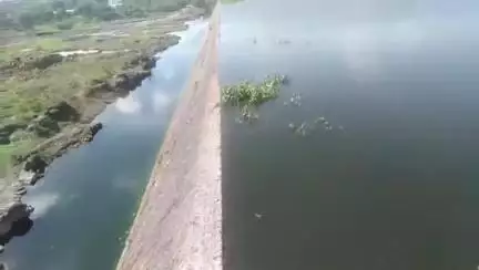 आष्टी: देवी निमगाव येथील तलाव ओव्हरफ्लो
