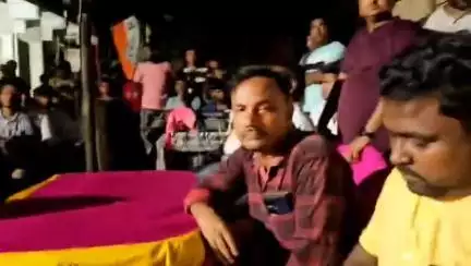 ভাঙড় ২: সাতুলিয়ার পাঁচটি বুথের তৃণমূল কংগ্রেসের কর্মীদের নিয়ে আলোচনা সভা ভাঙড় ২নং পঞ্চায়েত সমিতির বন ও ভূমির কর্মাধক্ষ্যর
