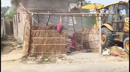 जाले: प्रखंड के मुरैठा पंचायत में अतिक्रमणकारियों के खिलाफ चला बुलडोजर