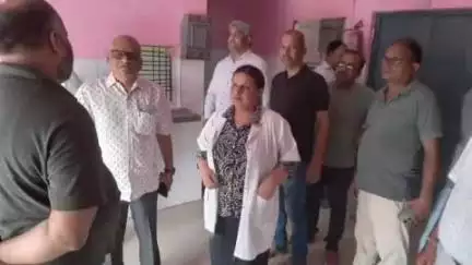 सोहावल: मुख्य चिकित्सा अधिकारी सुशील कुमार बालियान ने सामुदायिक स्वास्थ्य केंद्र सोहावल का किया निरीक्षण
