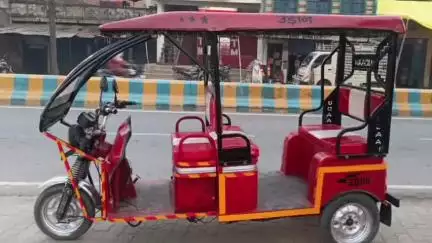 लहरपुर: लहरपुर नगर के मोहल्ला ठठेरी टोला से चोरों ने ई-रिक्शा की चोरी की, पुलिस को दी गई तहरीर, तलाश जारी