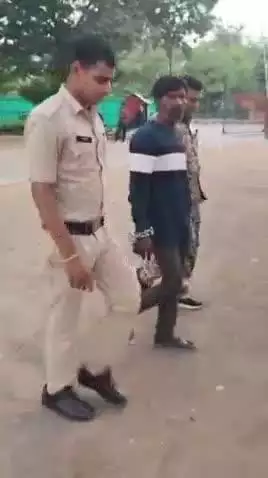 बिंद्रानवागढ़ गरियाबंद: गरियाबंद पुलिस ने अवैध गांजा मादक पदार्थ परिवहन के मामले में इण्ड टू इण्ड कार्रवाई करते हुए एक आरोपी को किया गिरफ्तार