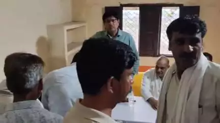 हाटपिपल्या: हाटपिपल्या के निजी गार्डन में कांग्रेस के जिला पर्यवेक्षक ने संगठन सृजन अभियान के तहत कार्यकर्ताओं से किया संवाद