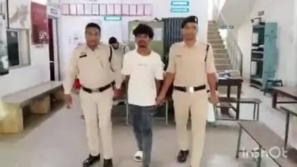 राजनांदगांव: लालबाग थाना पुलिस ने डोंगरगांव मार्ग के पास धारदार बटनदार चाकू लेकर घूम रहे एक व्यक्ति पर की कार्रवाई