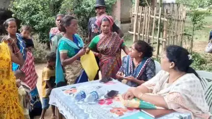भंडरा: भंडरा मसमानो पंचायत के दो स्कूलों में जनजातीय ग्राम उत्कर्ष अभियान शिविर आयोजित, विभिन्न योजनाओं के लिए आवेदन