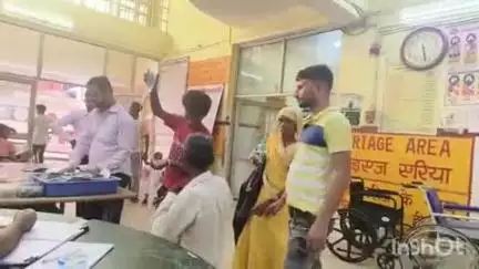 राणा बेनी माधव बक्श सिंह जिला अस्पताल में स्वास्थ्य व्यवस्थाएं हुई बेपटरी, वीडियो हुआ वायरल