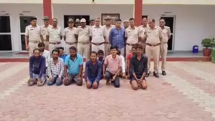 राजगढ़: राजगढ थाना पुलिस ने एरिया डोमिनेशन कार्रवाई के तहत 14 आरोपियों को किया गिरफ्तार, आबकारी एक्ट में चार मामले दर्ज किए