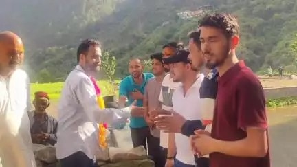 चिन्यालीसौड़: निवर्तमान अध्यक्ष जिला पंचायत ने महरगांव में आयोजित शिव महापुराण कथा में की शिरकत