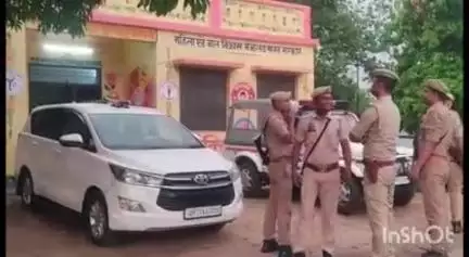 प्रतापगढ़: भूलियपुर वन स्टॉप सेंटर पहुंचे एसपी ने किया निरीक्षण, बच्चों को बांटे गए गिफ्ट