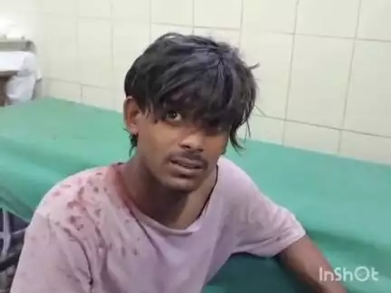 बरेली: बारादरी थाना क्षेत्र के काकड़ टोला में दबंगों ने युवक पर धारदार हथियार से किया हमला