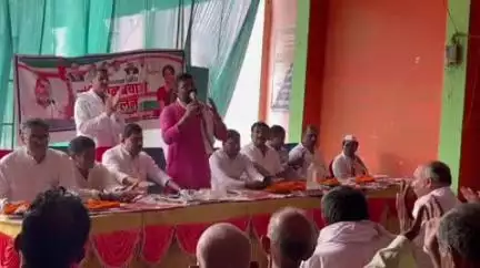 लंभुआ: लंभुआ विधानसभा के दियरा रोड पर स्थित एक मैरिज लॉन में कांग्रेस पार्टी ने संविधान बचाओ सम्मेलन का आयोजन किया