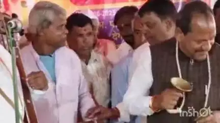 ಔರಾದ್: ಏಕಂಬಾ ಗ್ರಾಮದಲ್ಲಿ ಹರಿನಾಮ ಸಪ್ತಾಹ, ಭಜನೆ ಮಾಡಿ ಗಮನ ಸೆಳೆದ ಶಾಸಕ ಚವ್ಹಾಣ್