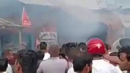 লক্ষীপুৰ: লক্ষীপুৰ বজাৰত বজ্ৰপাত পৰি ভয়ংকৰ অগ্নিকাণ্ড সংঘটিত, কেইবাখনো দোকান ভস্মীভূত হৈ লক্ষাধিক টকাৰ ক্ষতিসাধন