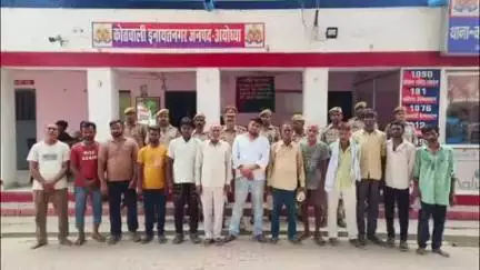 मिल्कीपुर: कोतवाली इनायतनगर थाना पुलिस ने विभिन्न मामलों से संबंधित 13 वारंटियों को किया गिरफ्तार