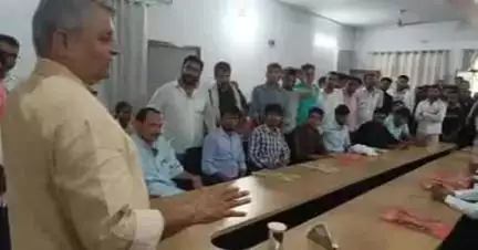 सरायरंजन: सराय रंजन के जल संसाधन भवन में प्रतिभा सम्मान समारोह, जल संसाधन मंत्री विजय कुमार चौधरी ने बच्चों को किया सम्मानित