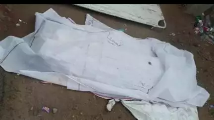 ବଲାଙ୍ଗୀର: ଘର ନଥିବା ଦାମ୍ପତ୍ୟ ଜୀବନର ଦୁଃଖଦ ଅନ୍ତ ସହର ମଧ୍ୟରେ ଥିବା ପବ୍ଲିକ ସ୍କୁଲ ନିକଟରେ ୫ଘଣ୍ଟା ରୁ ଉର୍ଦ୍ଧ ସମୟ ପଡ଼ି  ରହିଲା ଶବ