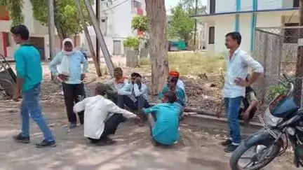 टीकमगढ़: आकाशीय बिजली गिरने से व्यक्ति की मौत, जिला अस्पताल में हुआ पोस्टमार्टम