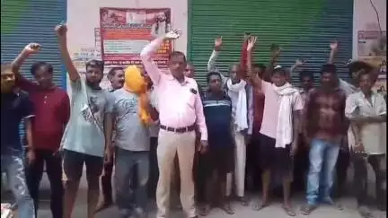 मंझनपुर: टेनशाह आलमाबाद समेत अन्य गांवों में बिजली और पानी की समस्या पर ग्रामीणों का ग़ुस्सा फूटा, आंदोलन की चेतावनी